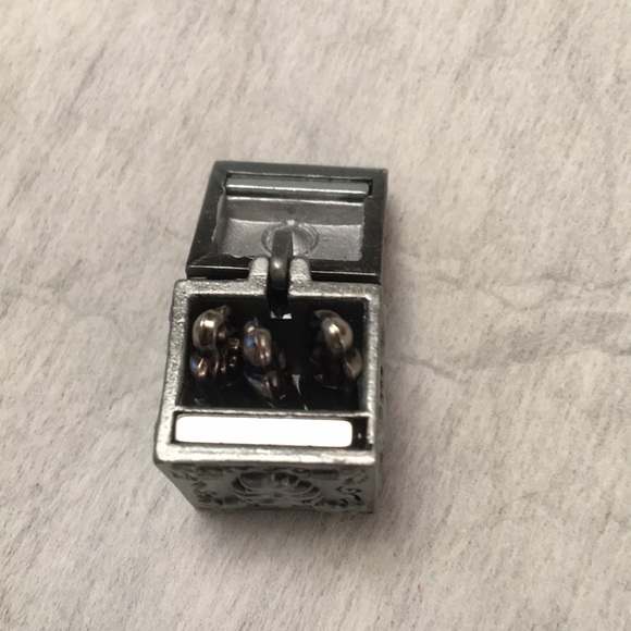 NWOT Metal Prayer Box Charm with Three Metal Angels Christmas Religious - Picture 10 of 14